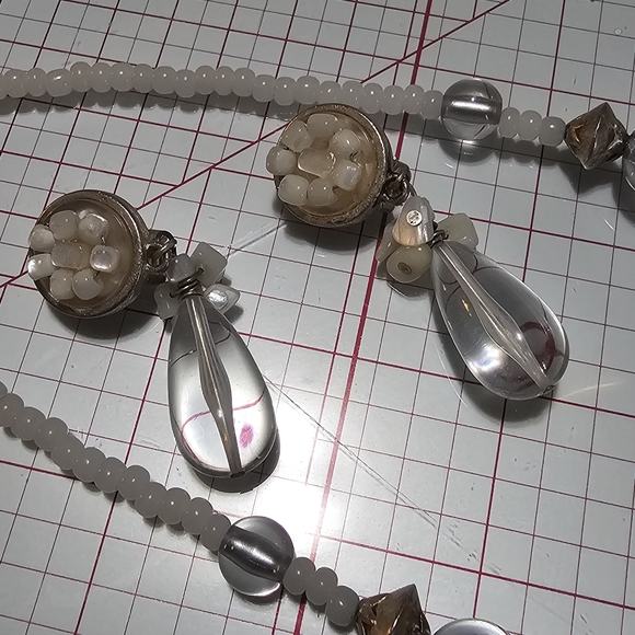 Vintage Robert Rose Mother of Pearl Necklace and Clip Earrings Set - Picture 11 of 12